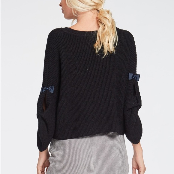 Wool blend crop sweater fits sizes s-l - Picture 3 of 3